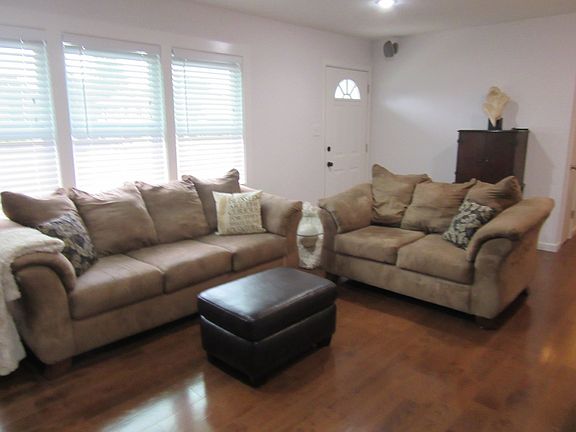 3rd image of 2501 John Bourg Dr