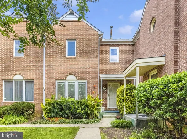 36 Rockcrest Cir, Rockville, MD 20851