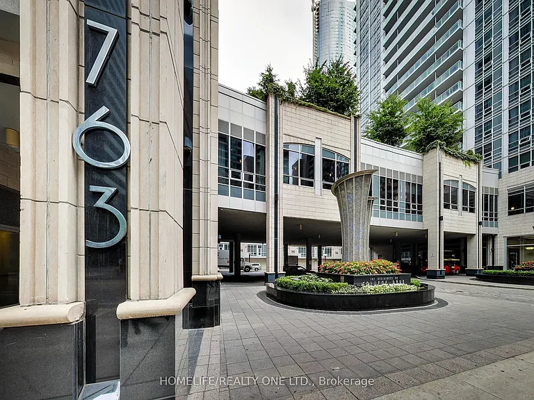 761 Bay St #2709 — Photo 31
