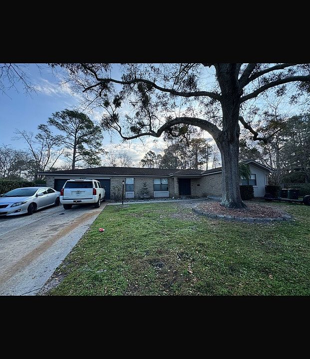 2nd image of 9097 Moorgate Ct