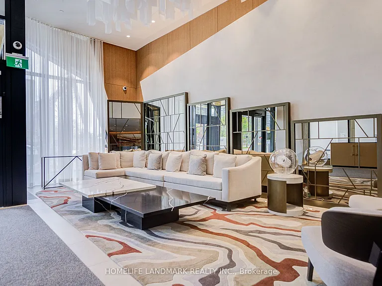 25 Cordova Ave #Penthouse 13 — Photo 3