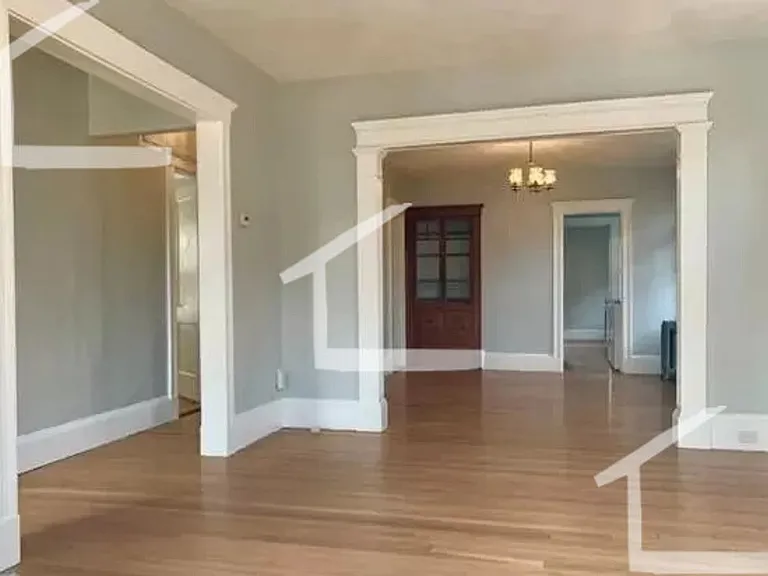 105 Colbourne Cres #2 — Photo 14