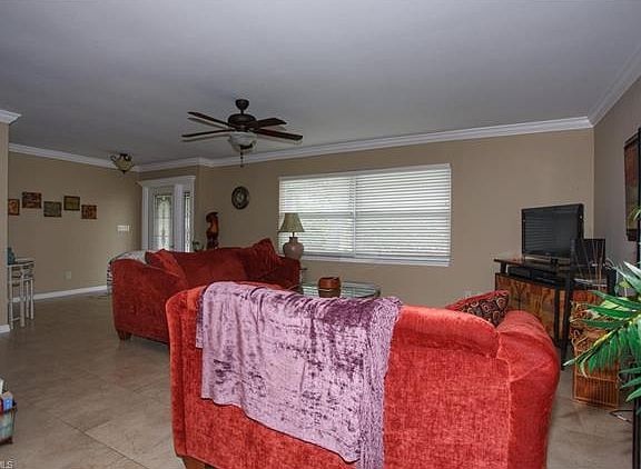 3rd image of 300 NW 17th Pl
