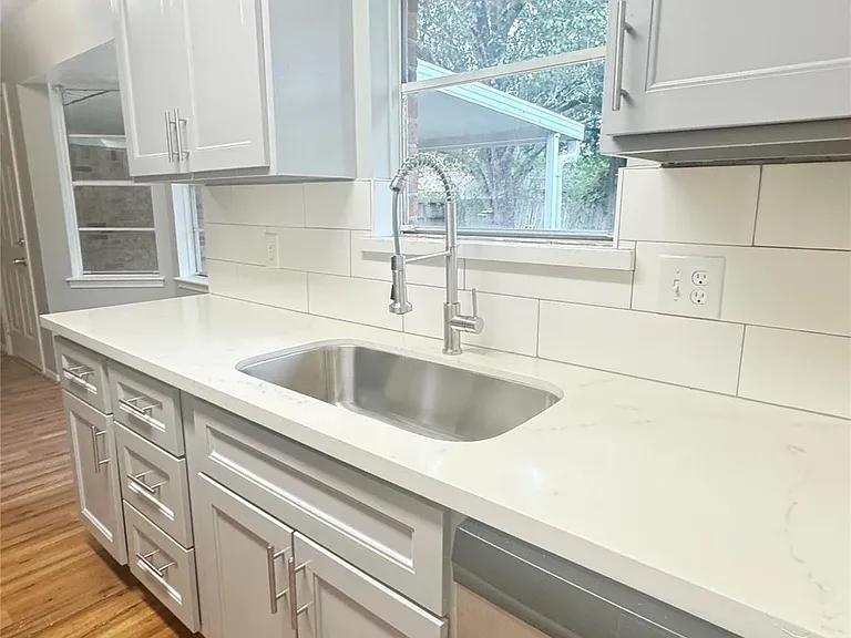2019 Redwood St — Photo 10