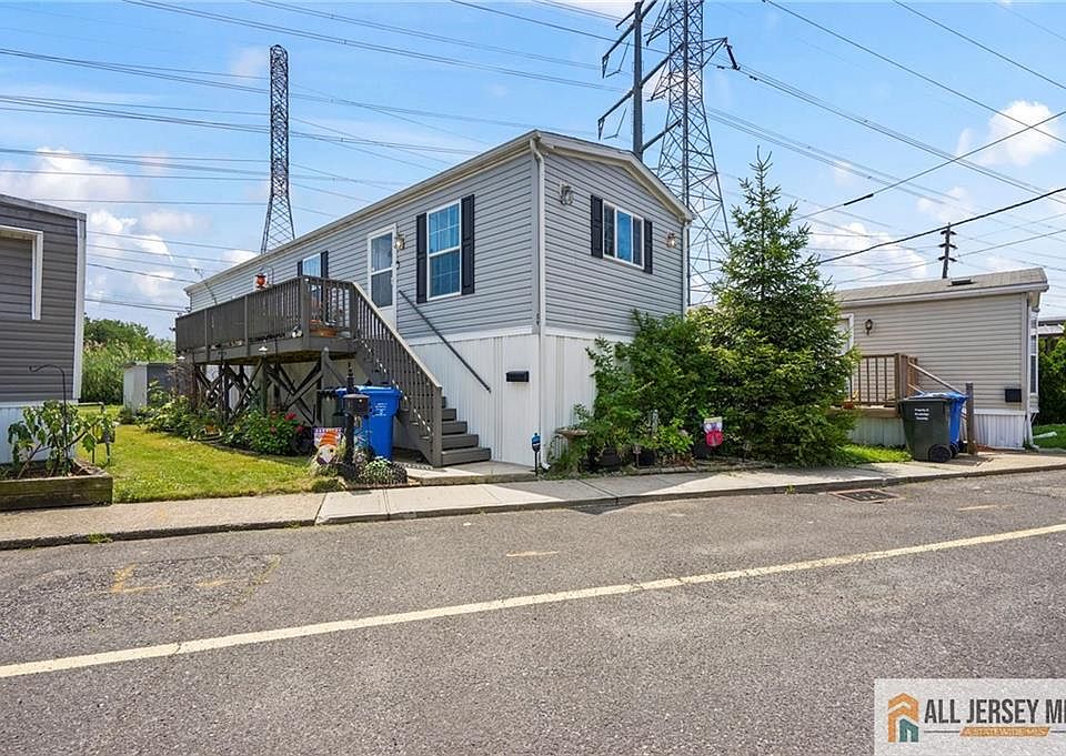 1st image of 59 Helen Ave