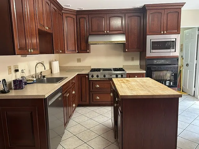 29 College Dr — Photo 8