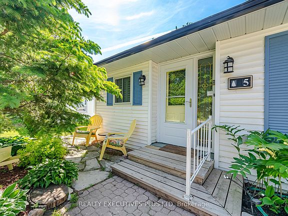 2nd image of 5 Tecumseth Pines Dr