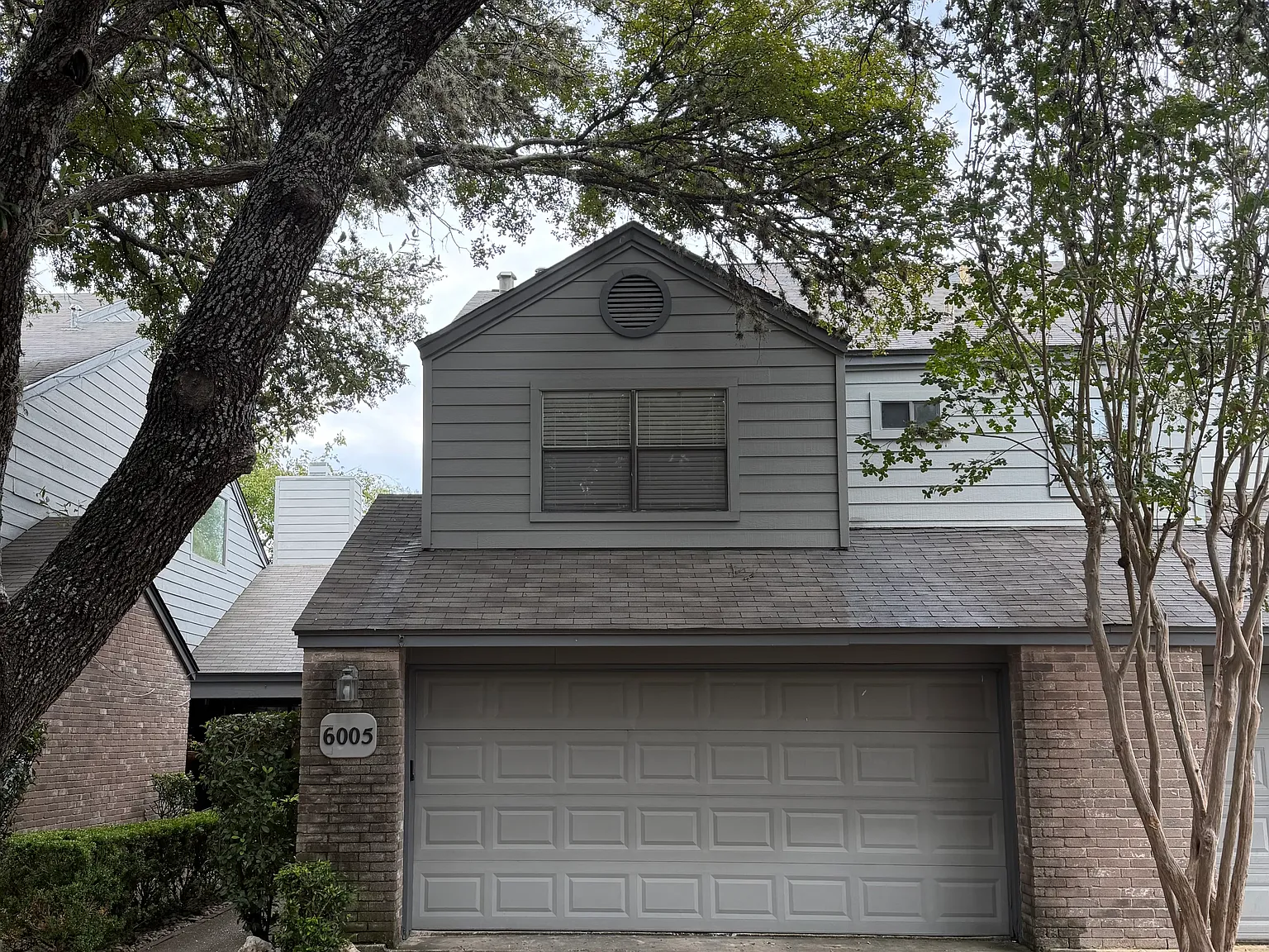 2 bed, 2.5 bath, 1295 sqft, $1,600 — Photo 1