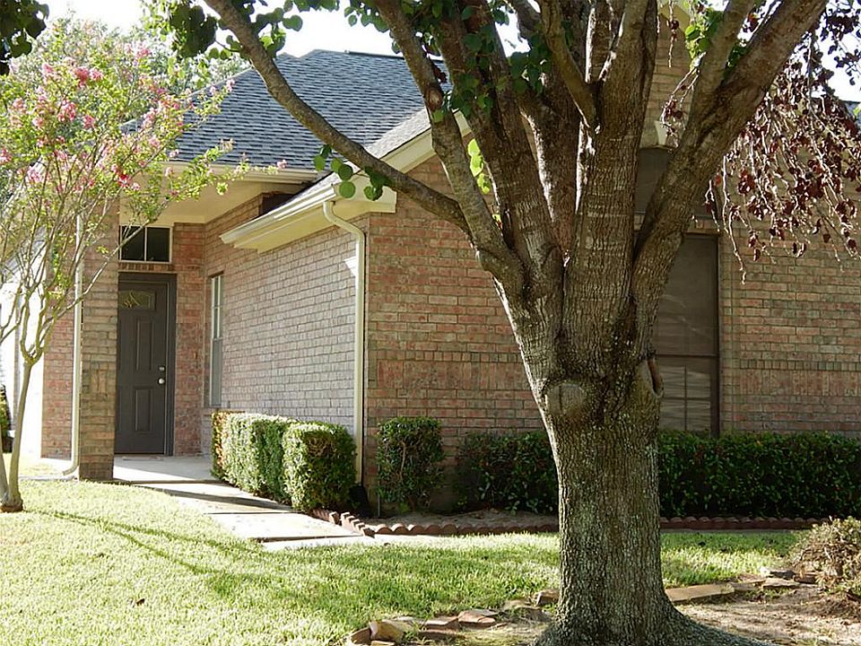 1st image of 738 Apple Blossom Dr