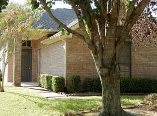 738 Apple Blossom Dr, Pearland, TX 77584
