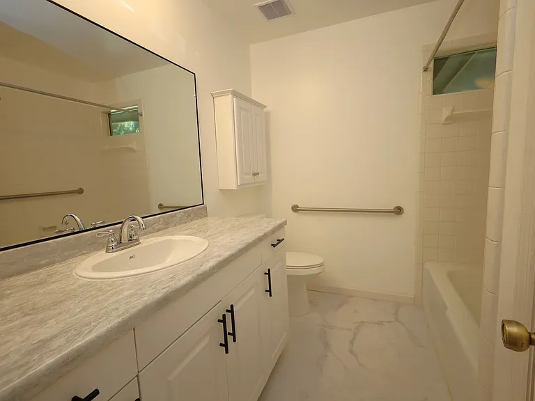 2208 Northwood Cir — Photo 9