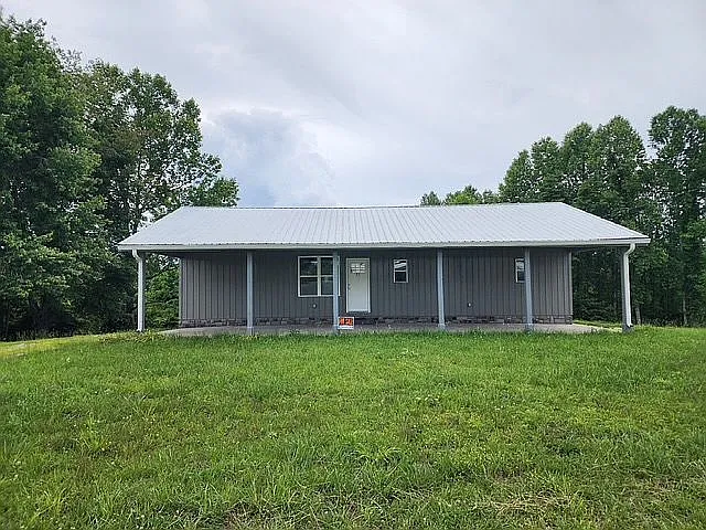 87 Plainview Rd photo 1