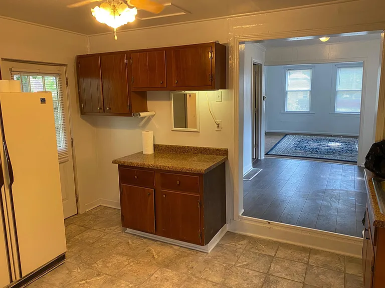 312 S Mulberry St — Photo 5