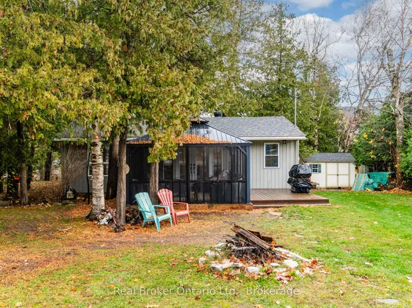 33 Gloucester Grv, Tay, ON L0K 1R0