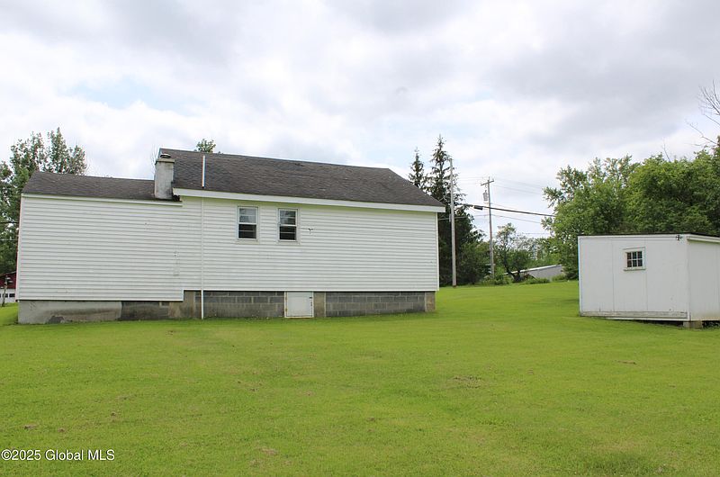 3rd image of 1382 Township Road