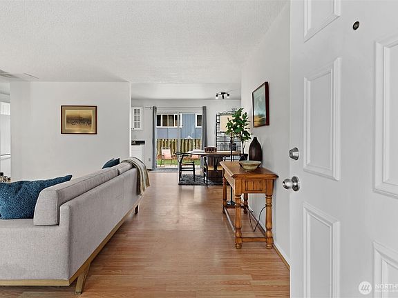 3rd image of 26132 19th Avenue S