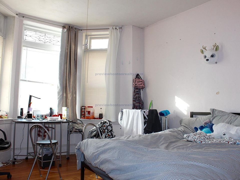 2nd image of 463 Park Dr #91