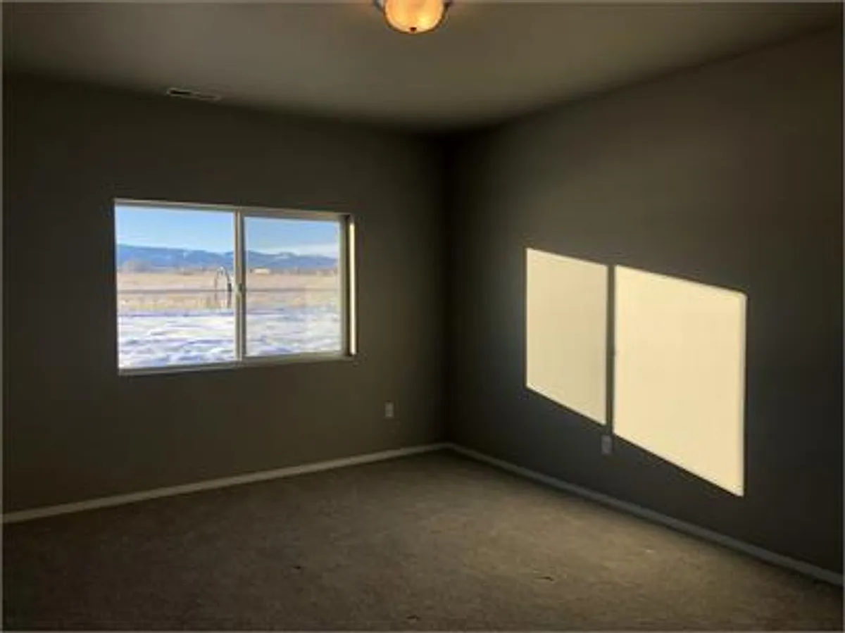 Building Photo - 5490 Mayfly St