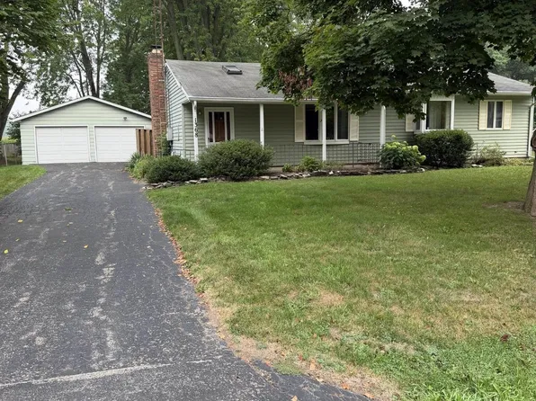 1368 Winfield Dr, Swartz Creek, MI 48473
