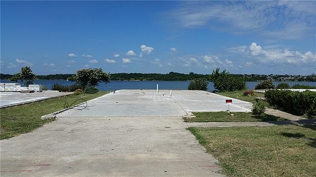 2nd image of 2401 Windjammer Way