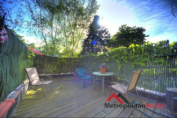 Rented by Metropolitan Realty | media 19