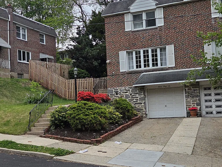 746 Cinnaminson St — Photo 2