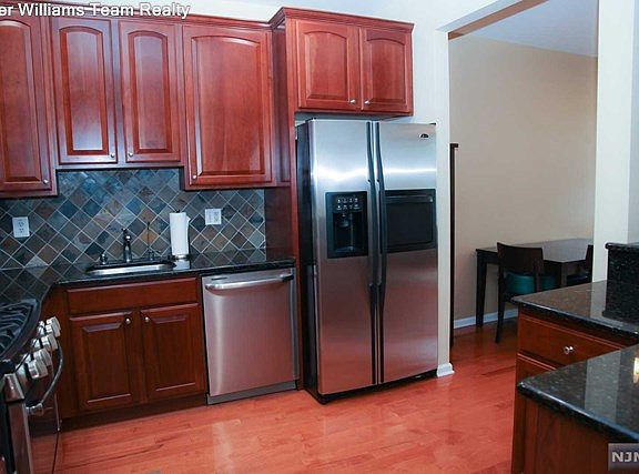 4th image of 513 Coventry Dr