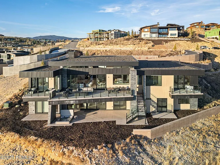 3404 E Wapiti Canyon Rd — Photo 4