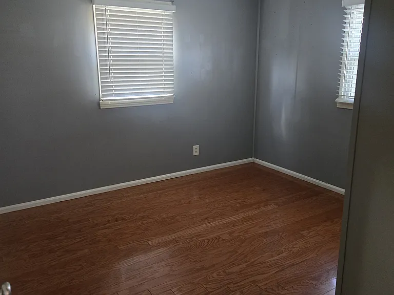 1368 Kraft St — Photo 7