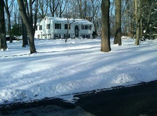 26 Cherry Tree Ln, Chester, NJ 07930