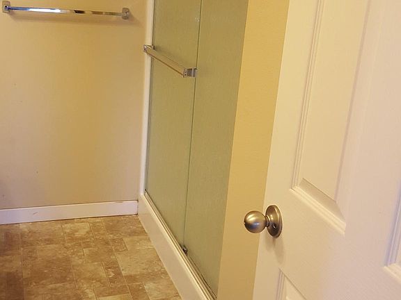 4th image of 7100 NE 136th Ave