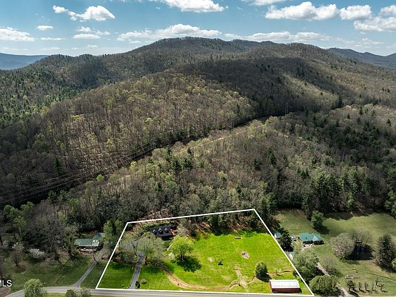 4th image of 1297 Harbin Hill Rd