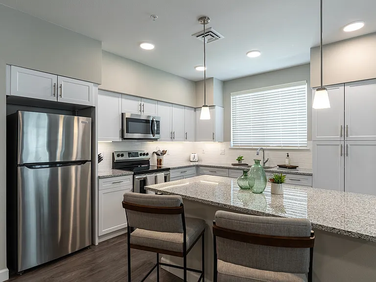 Avenida at Centerra - 55+ Active Adult Apartment Homes — Photo 18