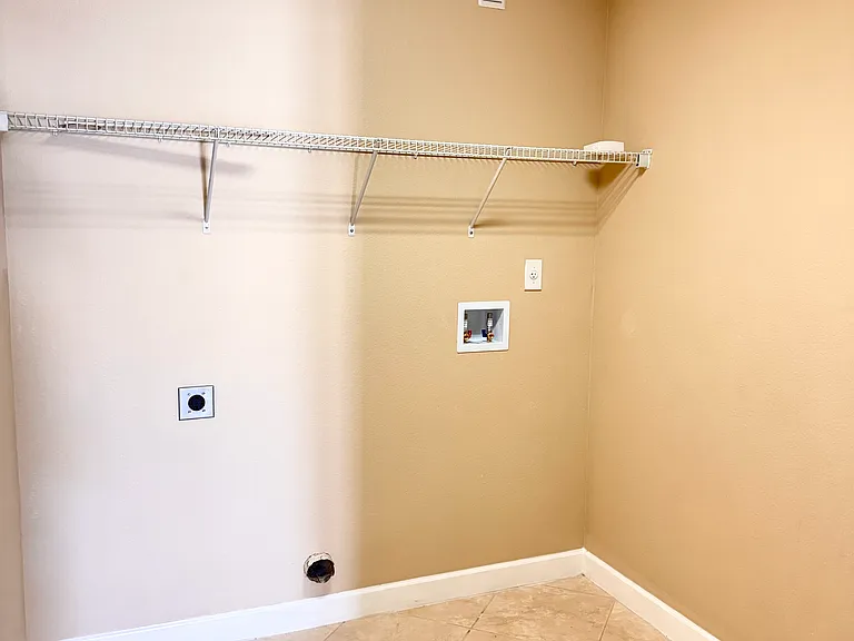 1243 Bolton Pl — Photo 27