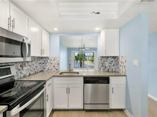 1004 Manatee RD #H201, NAPLES, FL 34114