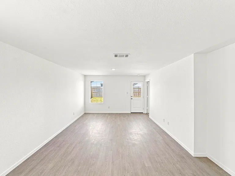 233 Pastar Fls — Photo 14