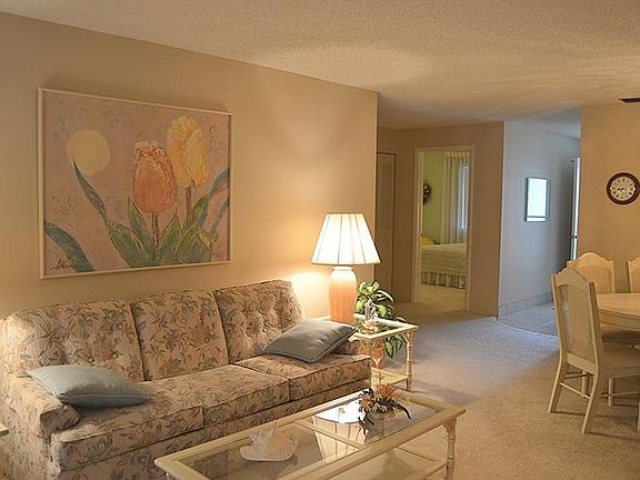5th image of 22375 Edgewater Dr #D
