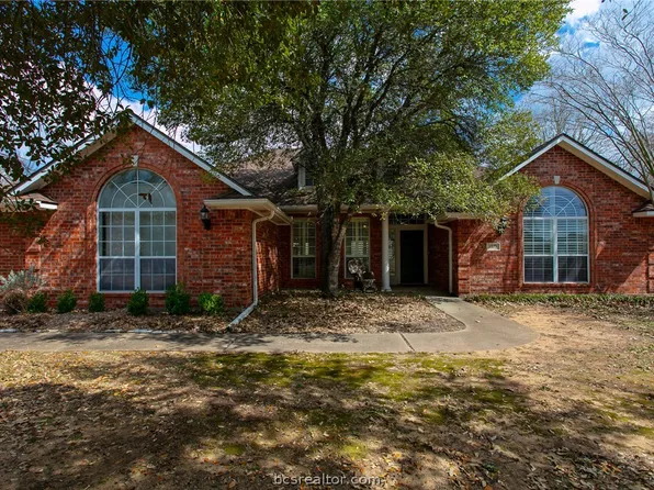 1879 Arrington Rd, College Station, TX 77845