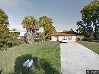 899 NW 11th Ter Photo 1
