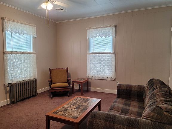 4th image of 20 S Washington St #B