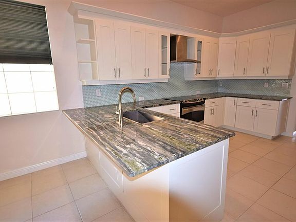 4th image of 5552 Via De La Plata Cir