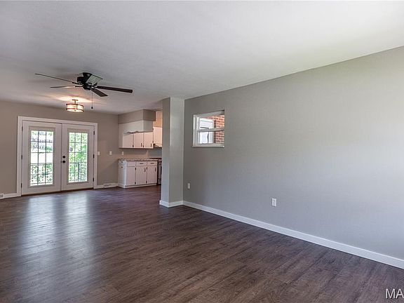 5th image of 206 Tippett St