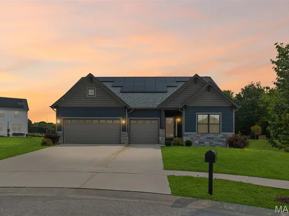 106 Potawatomi Ln, O'Fallon, IL 62269