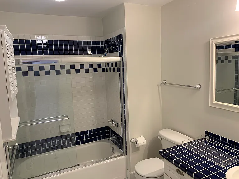 1018 E Shelby St — Photo 6
