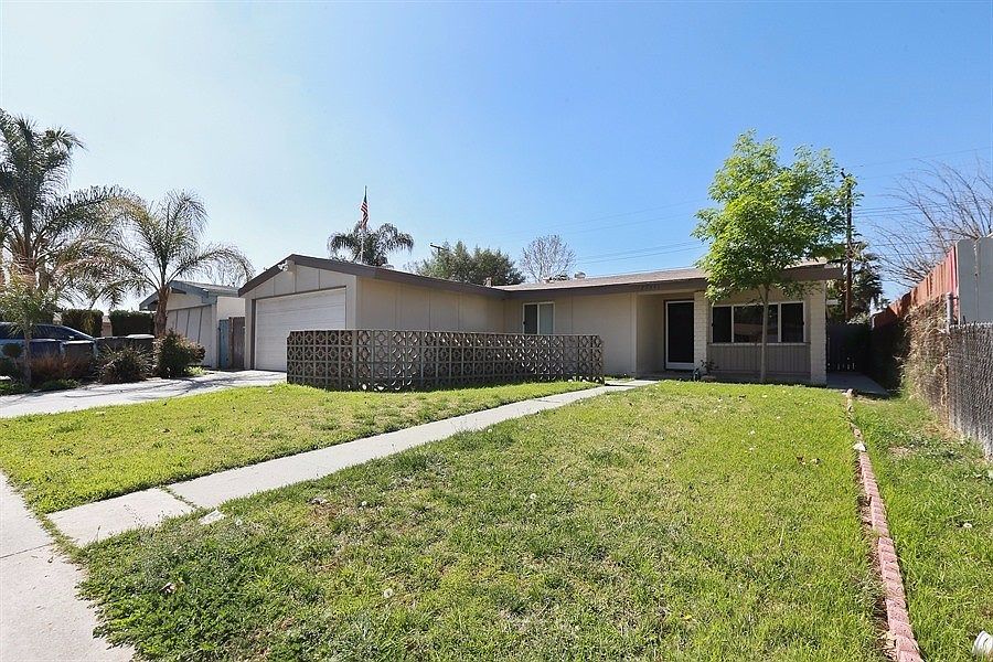 1st image of 27541 Eveningshade Ave