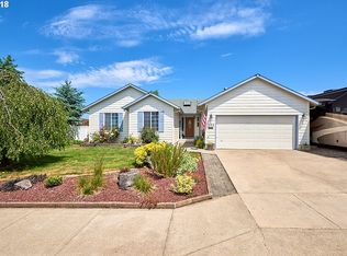 798 E 16th St, Lafayette, OR
