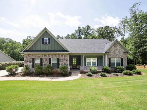 208 Rapids Dr, Bogart, GA 30622