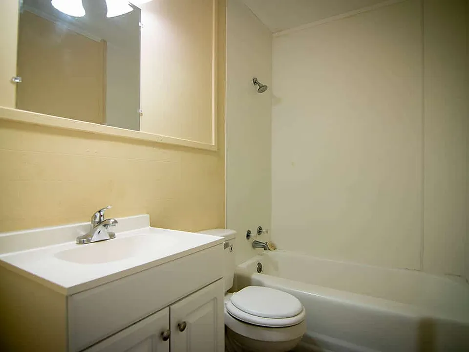 1504-20th-Street-bathroom_09092026