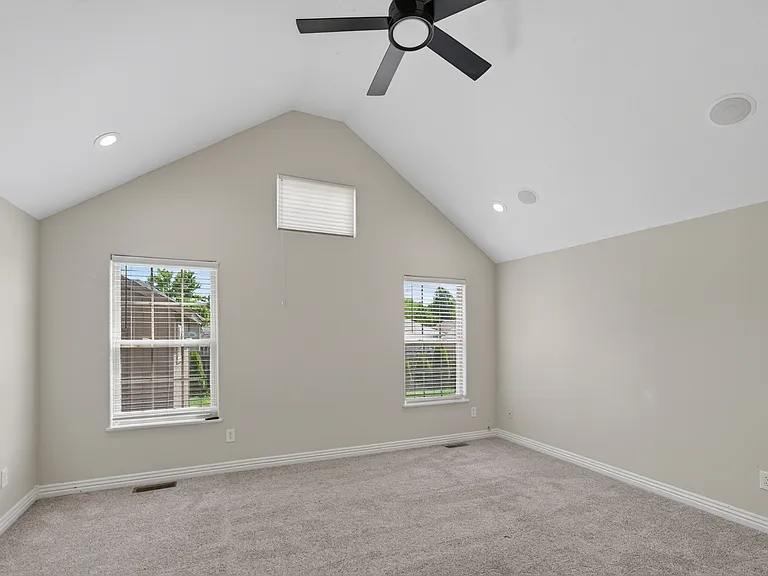 935 E Weldon Dr — Photo 16