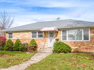 7158 W Lill Ct, Niles, IL 60714